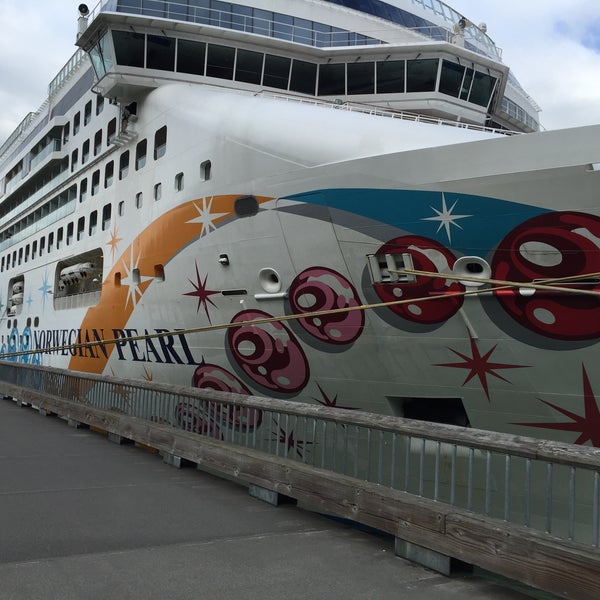 Norwegian Pearl лайнер