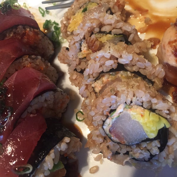 Foto tomada en Oishi Sushi &amp; Steakhouse  por martha v. el 2/27/2015