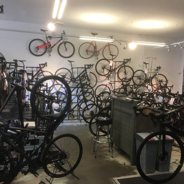 Bike market. Велостоянка для велосипедов. Bike market. Bike market. Bike market.