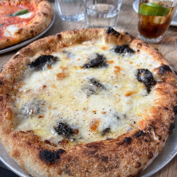 8/31/2022 tarihinde Ozden A.ziyaretçi tarafından Pizza East'de çekilen fotoğraf
