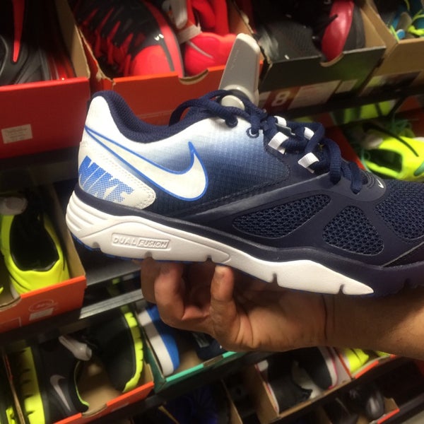 Nike Factory Store - Av. Canal de Miramontes