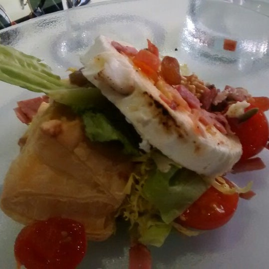Das Foto wurde bei Restaurant L&#39;Antic Molí von Rousis F. am 1/10/2015 aufgenommen