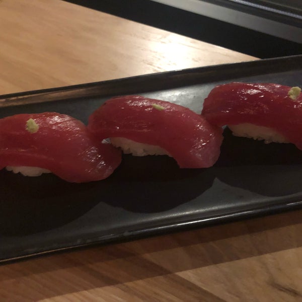 Foto diambil di Bamboo Sushi oleh Joanna S. pada 7/15/2018
