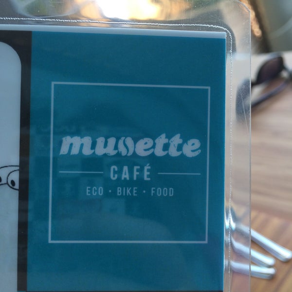 Foto tirada no(a) Musette café por Gabriela S. em 9/17/2016
