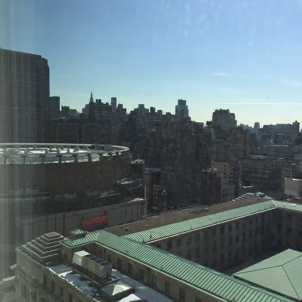 2/27/2015 tarihinde Brittany V.ziyaretçi tarafından Fairfield Inn &amp; Suites by Marriott New York Midtown Manhattan/Penn Station'de çekilen fotoğraf