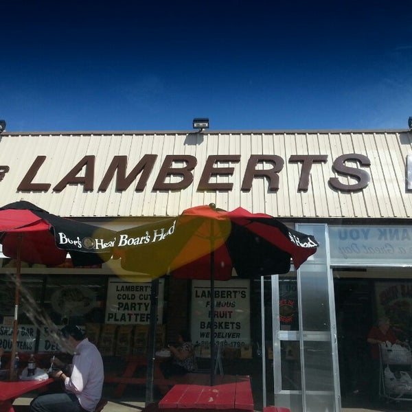 5/2/2013 tarihinde Darlene B.ziyaretçi tarafından Lambert&#39;s Rainbow Market'de çekilen fotoğraf