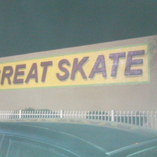 Foto tirada no(a) Great Skate por Christopher G. em 2/1/2014