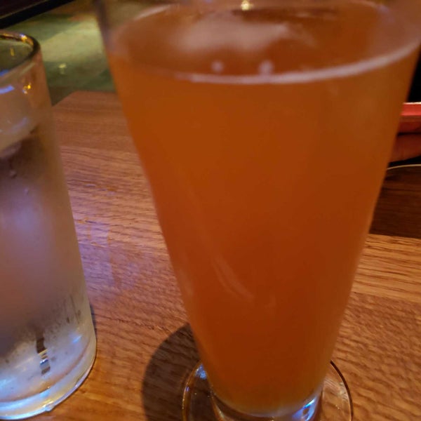 Photo taken at BJ&#39;s Restaurant &amp; Brewhouse by unclemattie on 12/31/2021