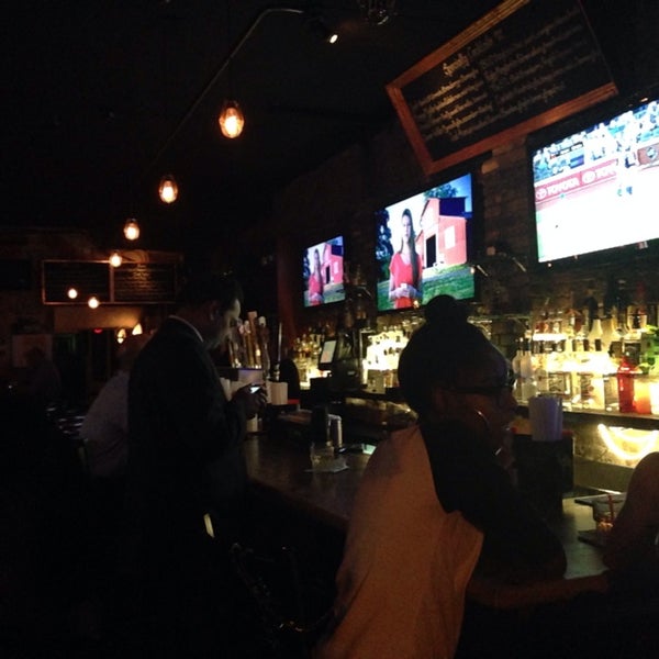 6/11/2014 tarihinde Erdal Ş.ziyaretçi tarafından Opal Bar &amp; Restaurant'de çekilen fotoğraf