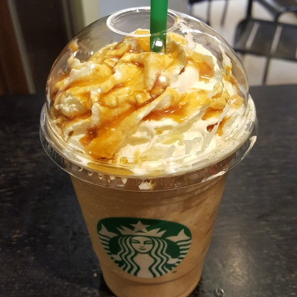 Foto tomada en Starbucks  por SPOCK el 7/22/2018