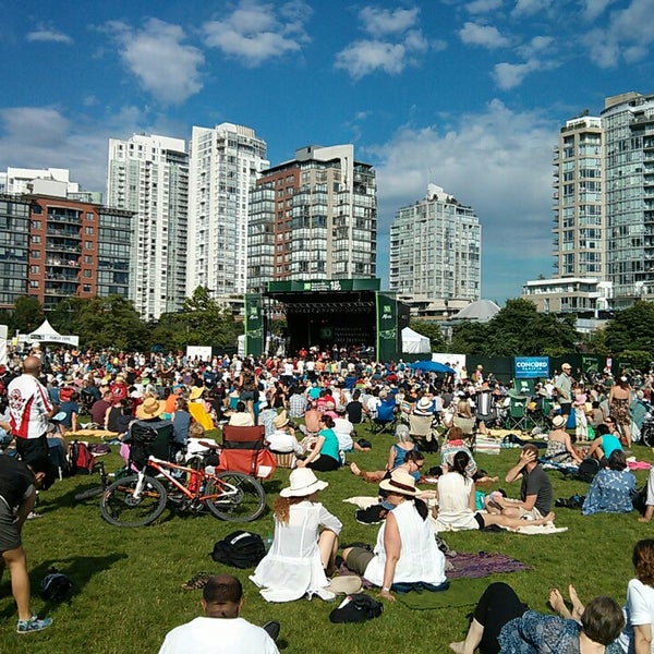 Vancouver international jazz festival. Vancouver international jazz festival. Гитарист джесси кук. , 6 фото. Vancouver international jazz festival.