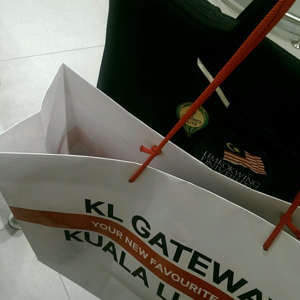 Photos At H M 253 Visitors