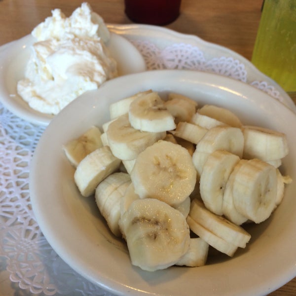 I've never met anyone who tried the banana bowl and didn't order it again when they came back.