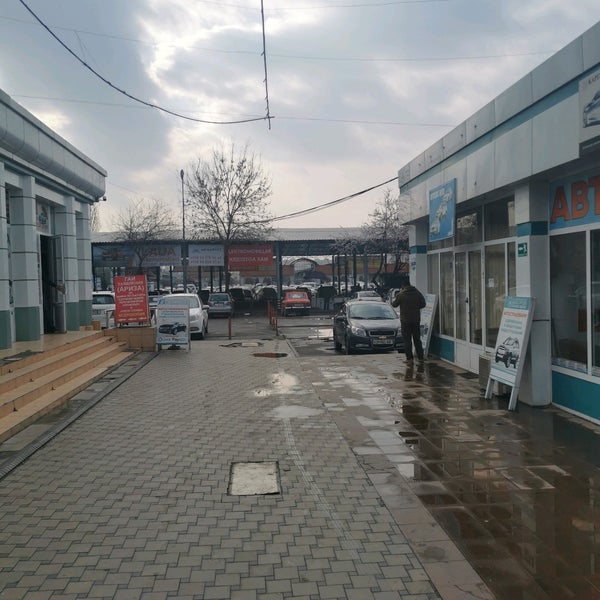 Автомобильный рынок Сергели