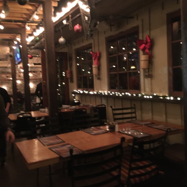 Foto diambil di Bobby-Q&#39;s Restaurant oleh Sheila K. pada 12/15/2019