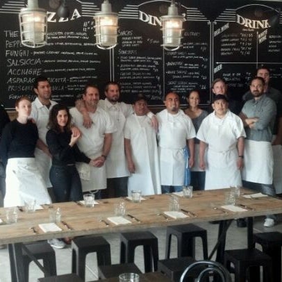 Photo prise au Gioia Pizzeria par Vince O. le4/19/2012