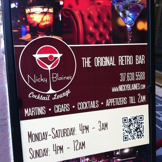 Foto scattata a Nicky Blaine&#39;s Cocktail Lounge da Roberto B. il 5/16/2012