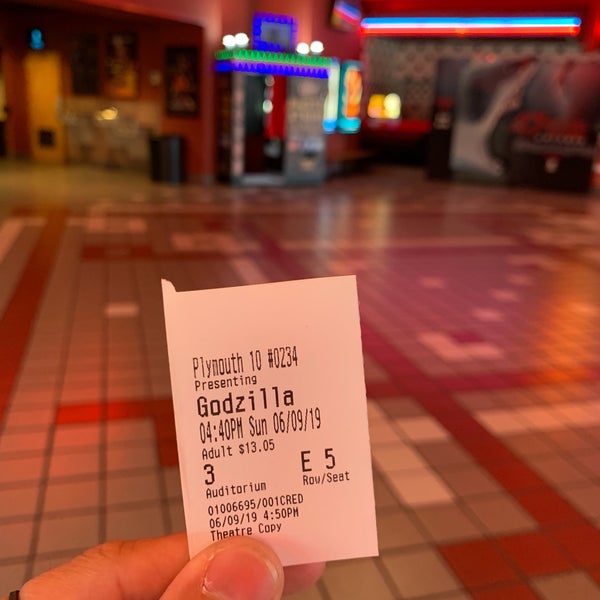 次での写真：Regal Plymouth Meeting 1011 W. Ridge Pike