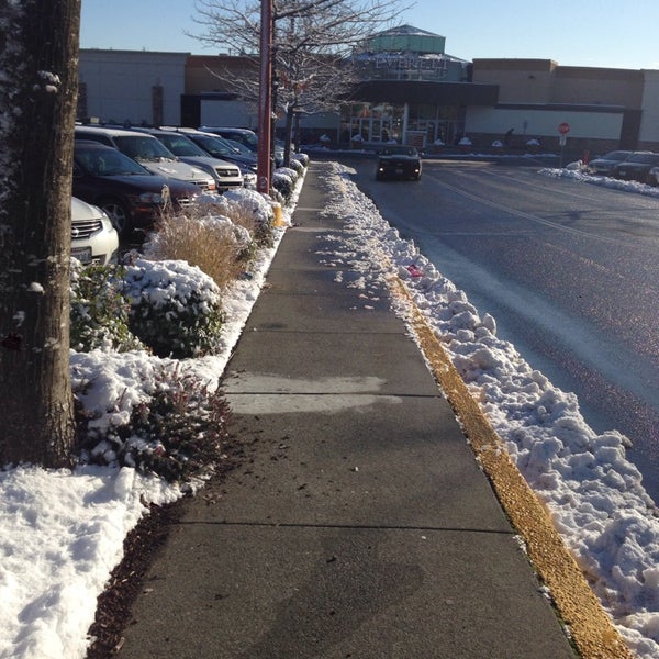 11/29/2014 tarihinde Cecil W.ziyaretçi tarafından Everett Mall'de çekilen fotoğraf