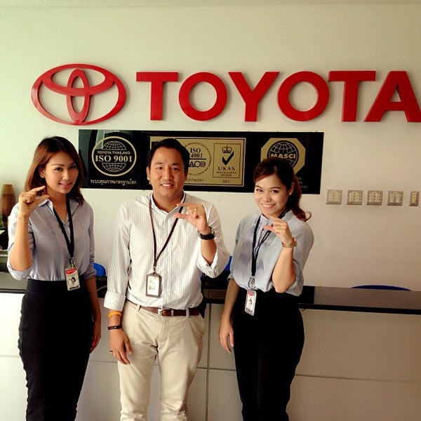 Photo taken at บริษัท โตโยต้า มอเตอร์ ประเทศไทย จำกัด - โรงงานประกอบรถยนต์บ้านโพธิ์ (Toyota Motor Thailand Co.,Ltd. - Ban Pho Plant) by Chin T. on 8/30/2013