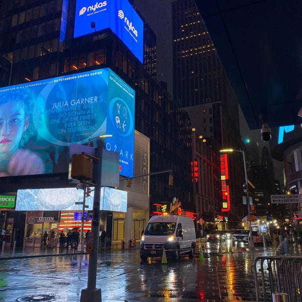 Verizon Plaza Pedestrian Plaza in Theater District