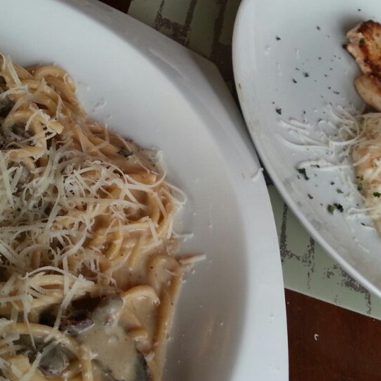 รูปภาพถ่ายที่ Peppo Cucina โดย Tanise P. เมื่อ 7/5/2013