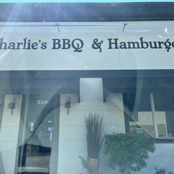 Photo taken at Charlie&#39;s BBQ &amp; Hamburgers by Ceslab on 10/5/2021