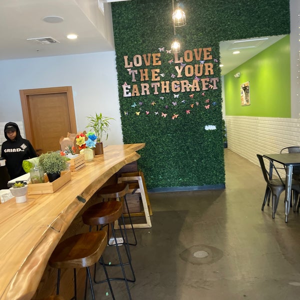 Photo taken at Earthcraft Juicery by Ceslab on 2/3/2022