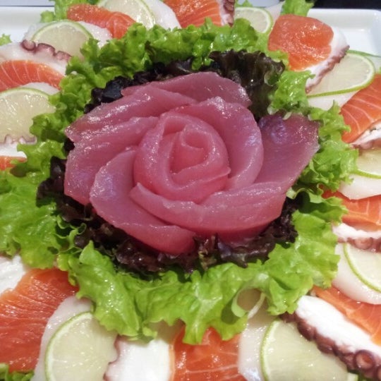 6/23/2012 tarihinde Sushi G.ziyaretçi tarafından Sushi Garden'de çekilen fotoğraf