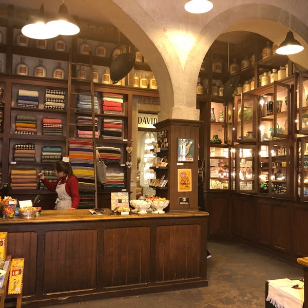 A Vida Portuguesa Arts and Crafts Store in Lisboa