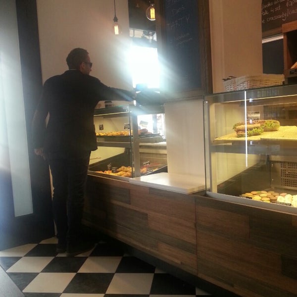4/18/2014にTarik B.がPierre Bakeryで撮った写真