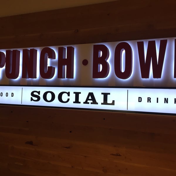 Снимок сделан в Punch Bowl Social пользователем Spencer S. 1/20/2017