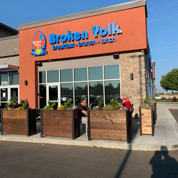 Broken Yolk Breakfast Spot