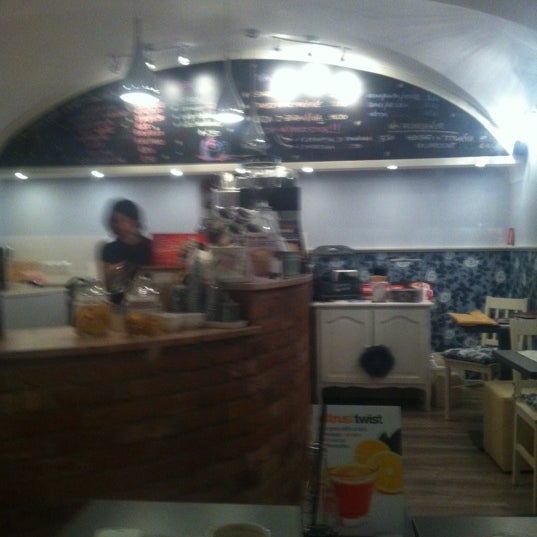 12/5/2012 tarihinde Marta G.ziyaretçi tarafından Shabby Chic Coffee Bar'de çekilen fotoğraf