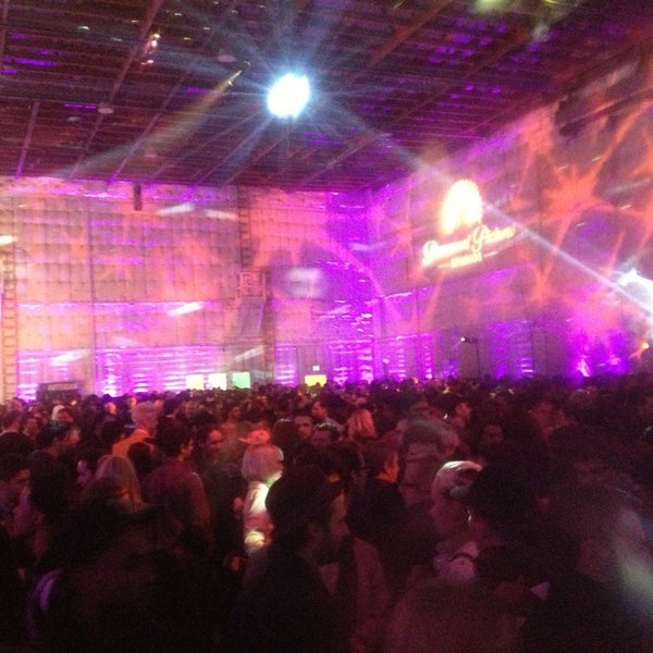 Stage 5. Paramount studio-stage. Soundbar creative stage v2, 2. Stage 5. Stage 5.