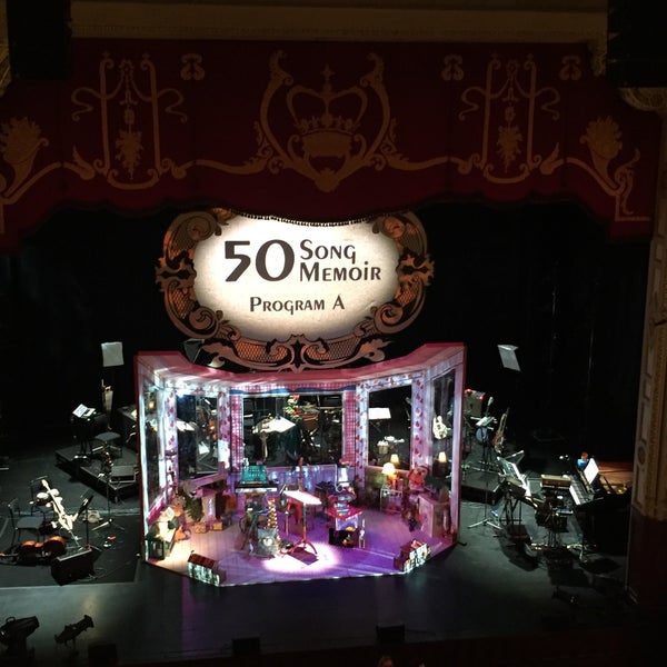 Foto tirada no(a) King&#39;s Theatre por Miriam T. em 8/25/2017