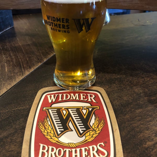9/9/2018 tarihinde Matt V.ziyaretçi tarafından Widmer Brothers Brewing Company'de çekilen fotoğraf