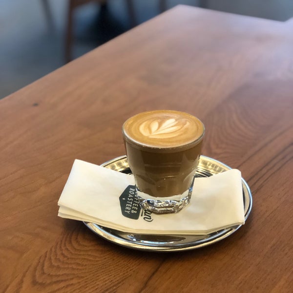 12/16/2018 tarihinde Gurme B.ziyaretçi tarafından Camekan Coffee Roastery'de çekilen fotoğraf