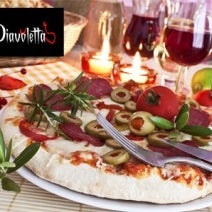 Restaurante italiano con más de 20 especialidades de pizzas. Además podrás degustar exquisitos platos de pasta, ensaladas y hamburguesas. Servicio a domicilio en pallevar.com