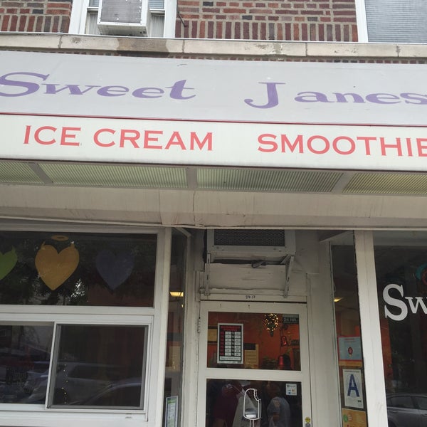 7/10/2016에 Tony S.님이 Sweet Jane&#39;s Frozen Desserts에서 찍은 사진