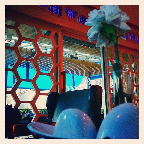 Foto diambil di Two Forty Eight Cafe &amp; Bar oleh Jira V. pada 2/18/2013