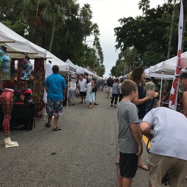 Venice Farmers Market Downtown Venice 3 tips from 121 visitors