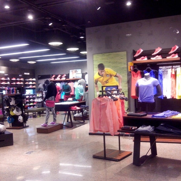 Nike Store Now Closed P tio Batel