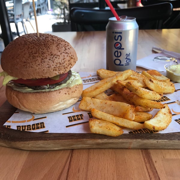 Photo taken at Beef Burger by Zeroatc on 5/11/2017
