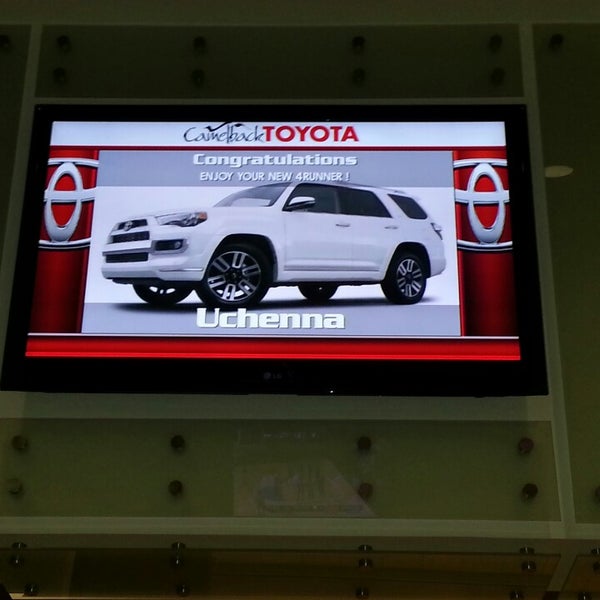 Foto tirada no(a) Camelback Toyota por Laura S. em 3/29/2014