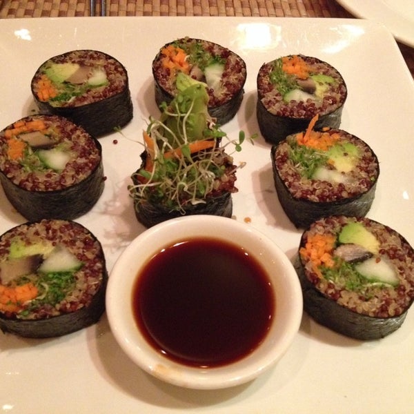 4/29/2014にSaSa F.がGreen Earth Vegan Cuisineで撮った写真