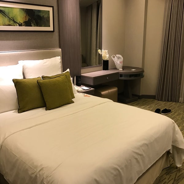 Das Foto wurde bei M Hotel Singapore von Paul am 5/22/2017 aufgenommen