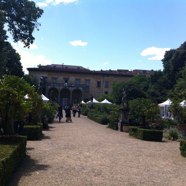 รูปภาพถ่ายที่ Artigianato e Palazzo โดย Ludovica P. เมื่อ 5/15/2014