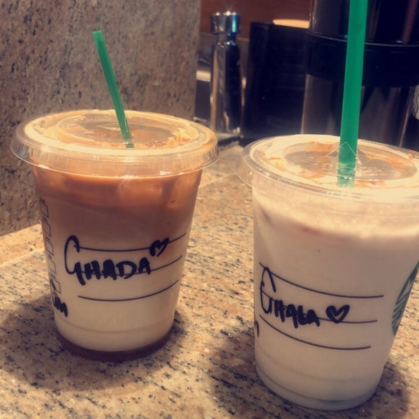 Das Foto wurde bei Starbucks von Ghada . am 7/1/2019 aufgenommen