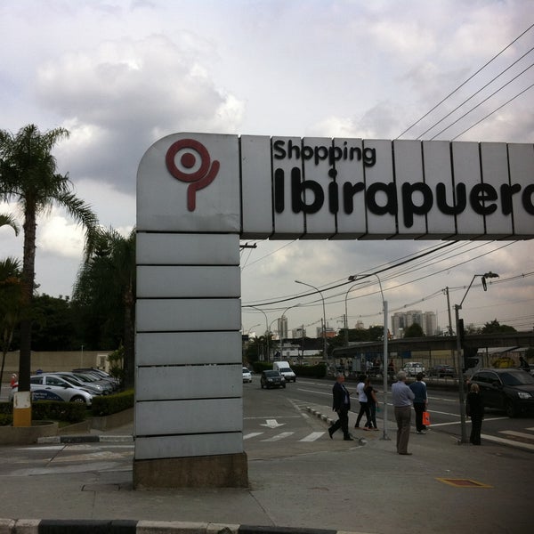 รูปภาพถ่ายที่ Shopping Ibirapuera โดย Fabio F. เมื่อ 4/23/2013